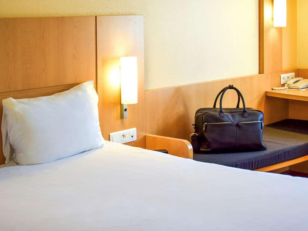 Hotel Ibis Nancy Centre Gare Et Congres Zimmer foto
