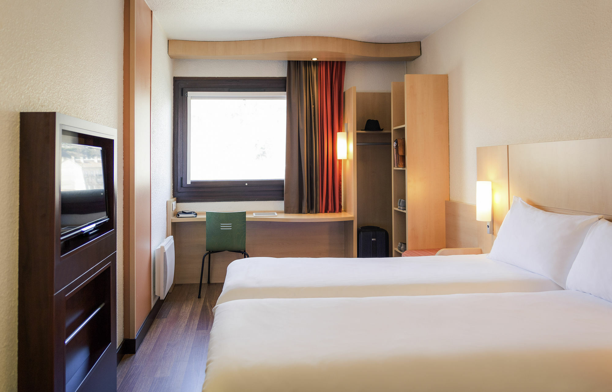 Hotel Ibis Nancy Centre Gare Et Congres Exterior foto